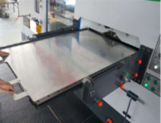 480 * 450 mm Min Tamaño de papel CQT-1520 Cortador automático de piezas con stripping y creasing