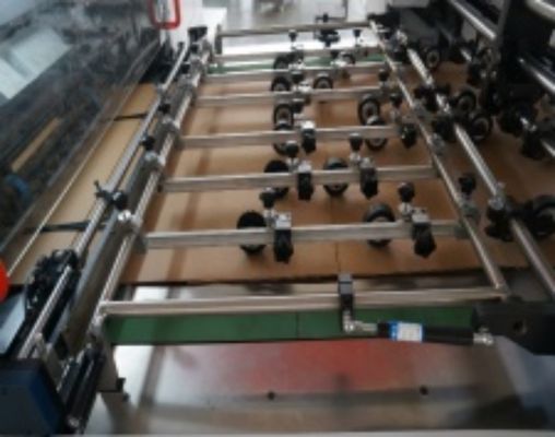 20kw de potencia nominal Máquina de corte y desbaste a presión de mesa plana CQT-1520 con desmontaje
