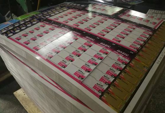 Máquina de laminación reforzada de 3000 kg para laminación de hojas de cartón con flauta