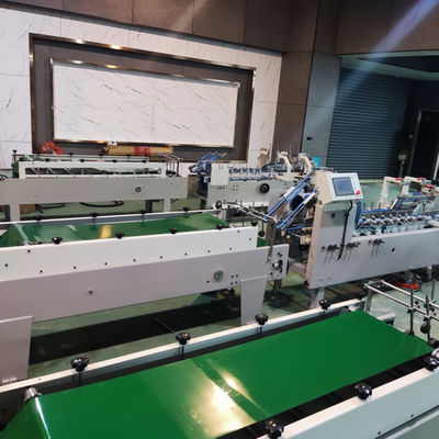 Máquina de carpeta de pegamento 3ACQ*580D controlada por PLC para carpeta de cartón